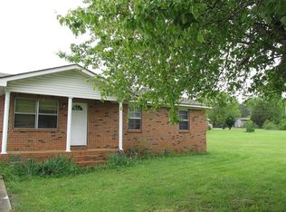 325 Oak Hills Dr, Russellville, AL 35653