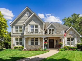 267 Middaugh Rd, Clarendon Hills, IL 60514