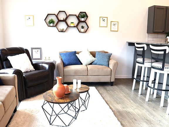 2nd image of 240 Fredonia Rd