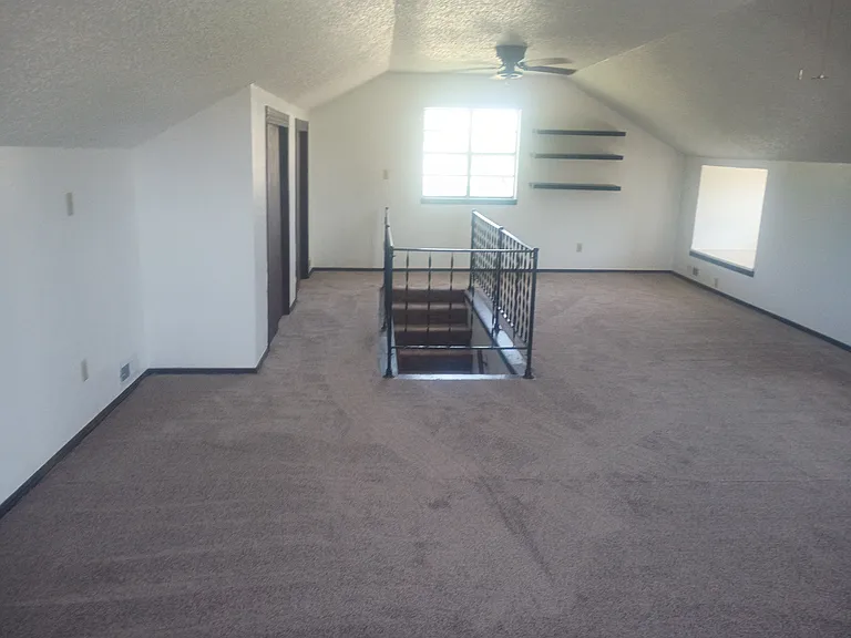 312 NW 2nd St — Photo 5