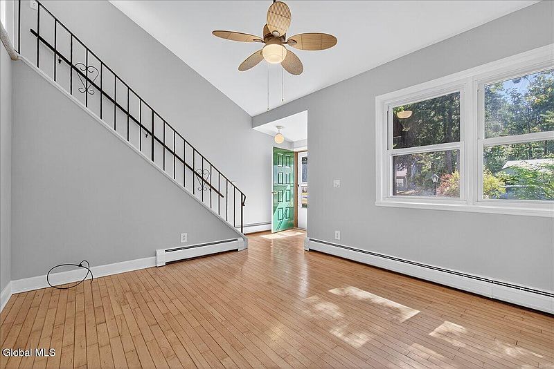 4th image of 37 Pepperbush Place