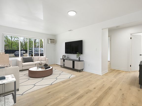 5th image of 724 N Pennsylvania Ave APT 3