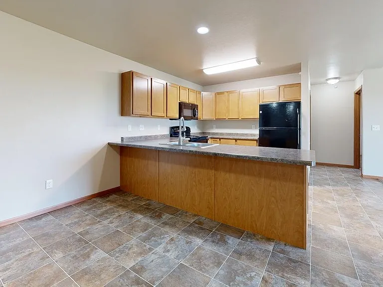 Bakken Ridge Apartments — Photo 15