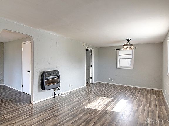 4th image of 188 Railroad St