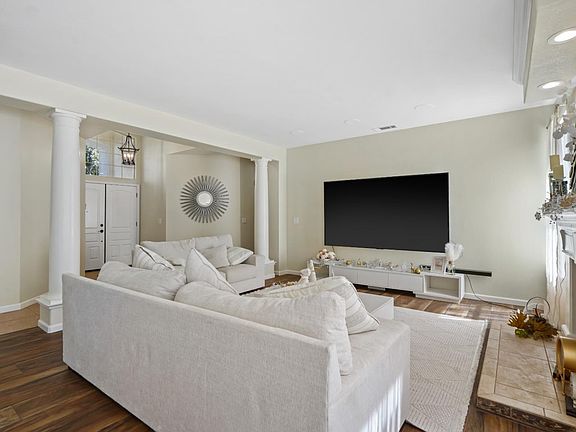 3rd image of 3741 Brook Valley Cir