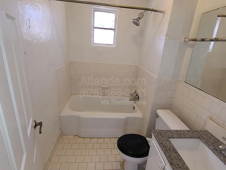 1178 Garibaldi St SW — Photo 5