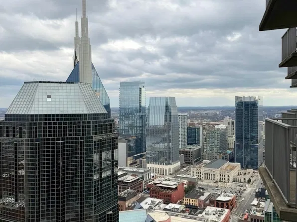 415 Church St APT 2807, Nashville, TN 37219