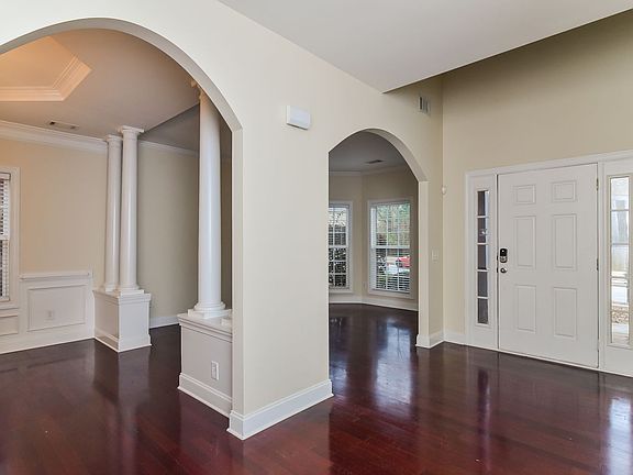 3rd image of 748 Pine Cove Dr