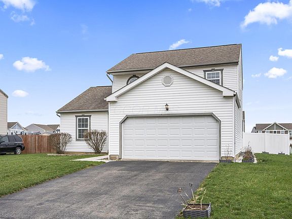 3rd image of 52 River Bend Dr