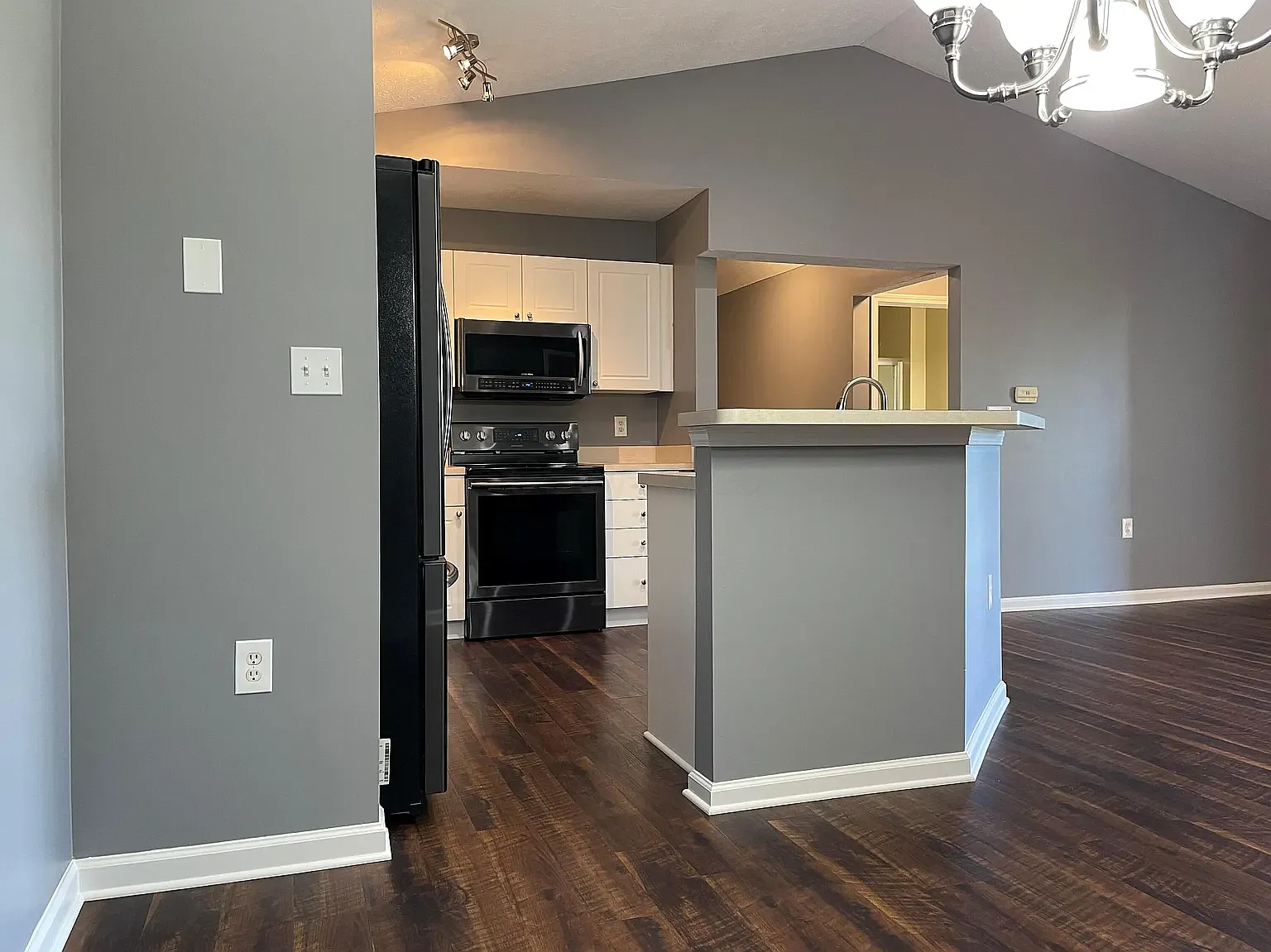 2 bed, 1152 sqft, $1,580 — Photo 2