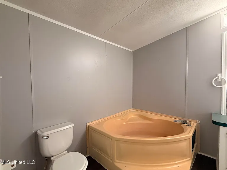 505 Hillview Ct — Photo 7