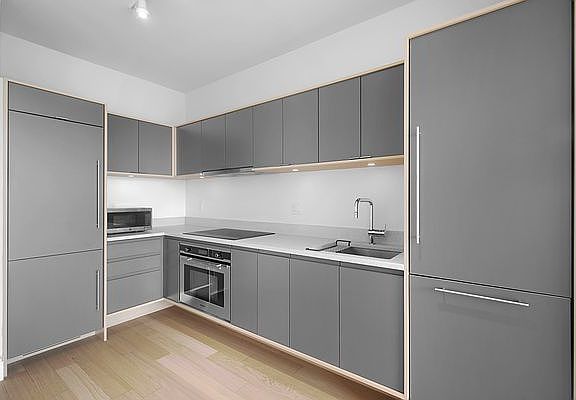 4th image of 10 City Pt APT 41G