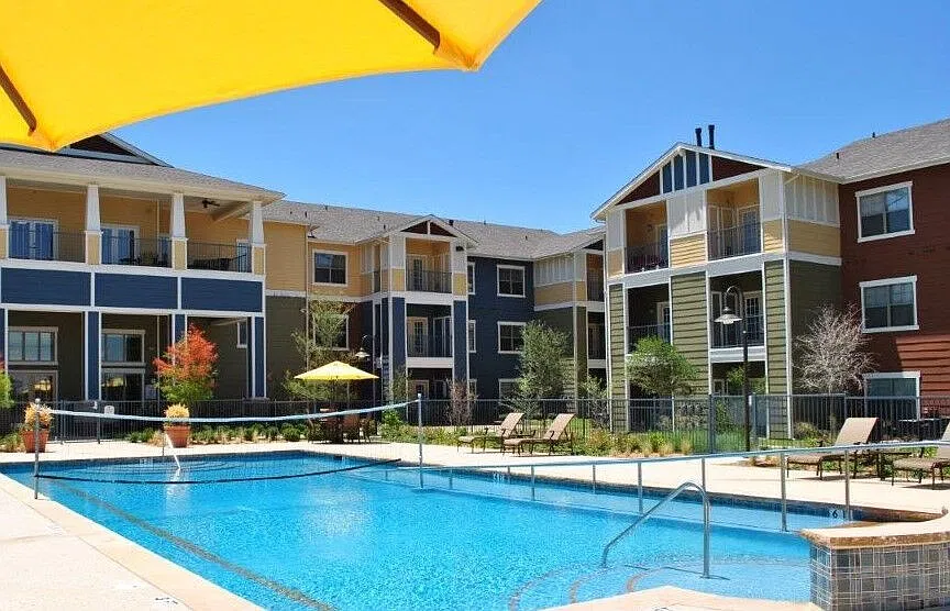 Mariposa Jason Avenue 55+ Apartment Homes — Photo 2