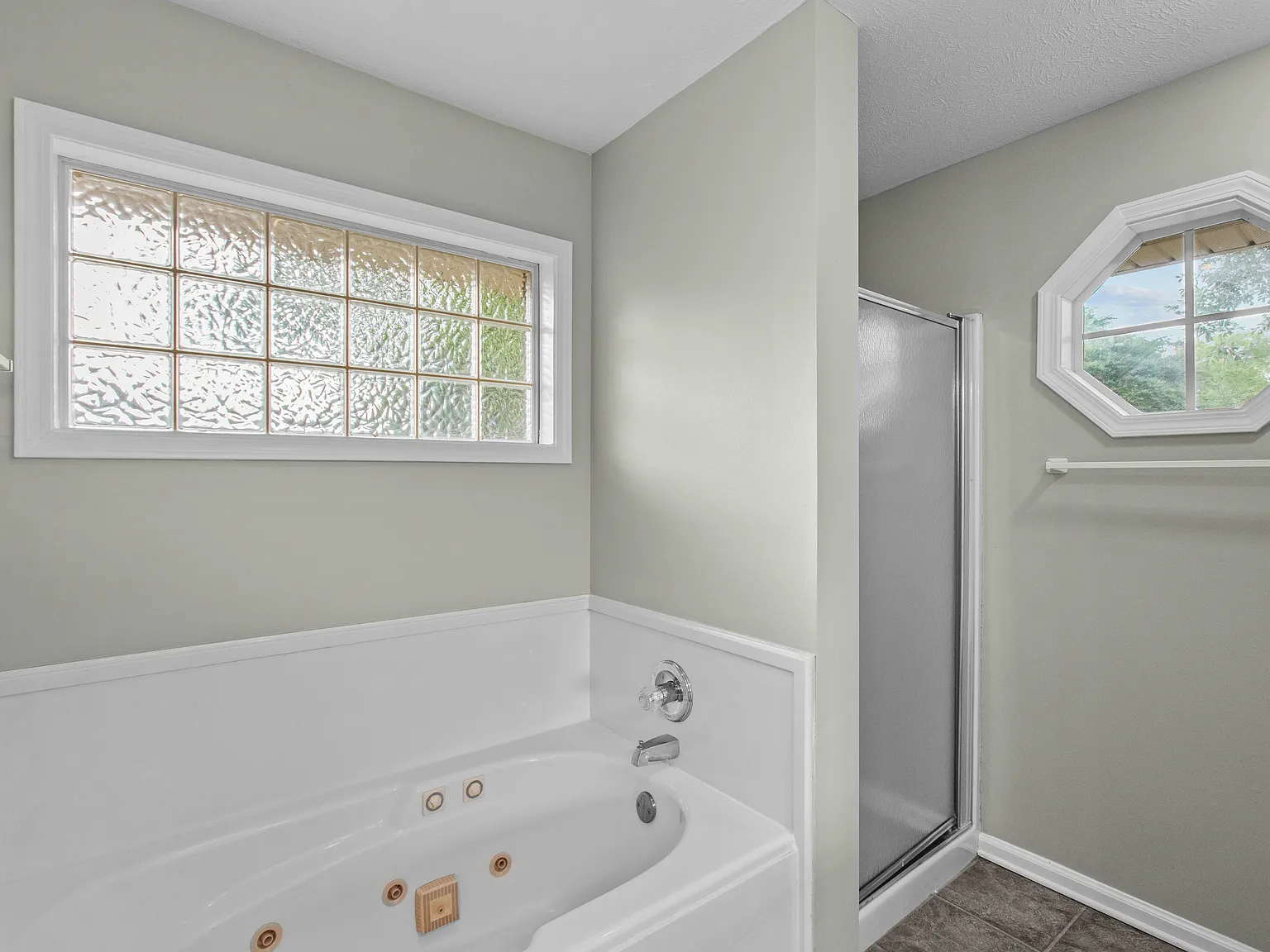 3 bed, 1535 sqft, $2,100 — Photo 4