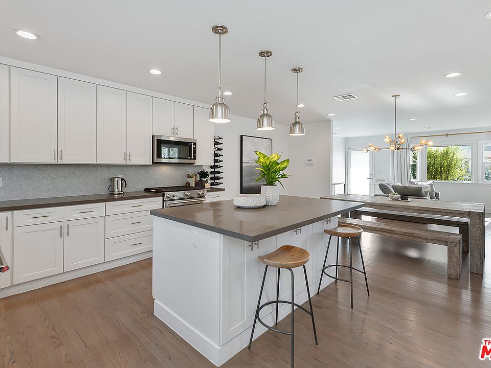 1st image of 3946 Minerva Ave