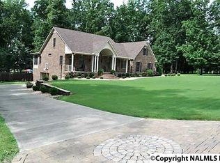55 Windwood Dr, Fayetteville, TN 37334