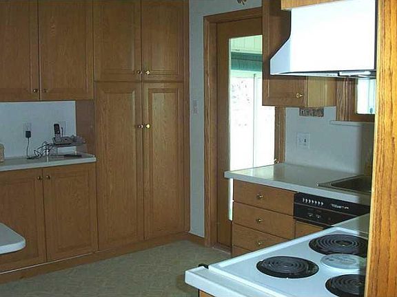 3rd image of 424 Stafford Ave