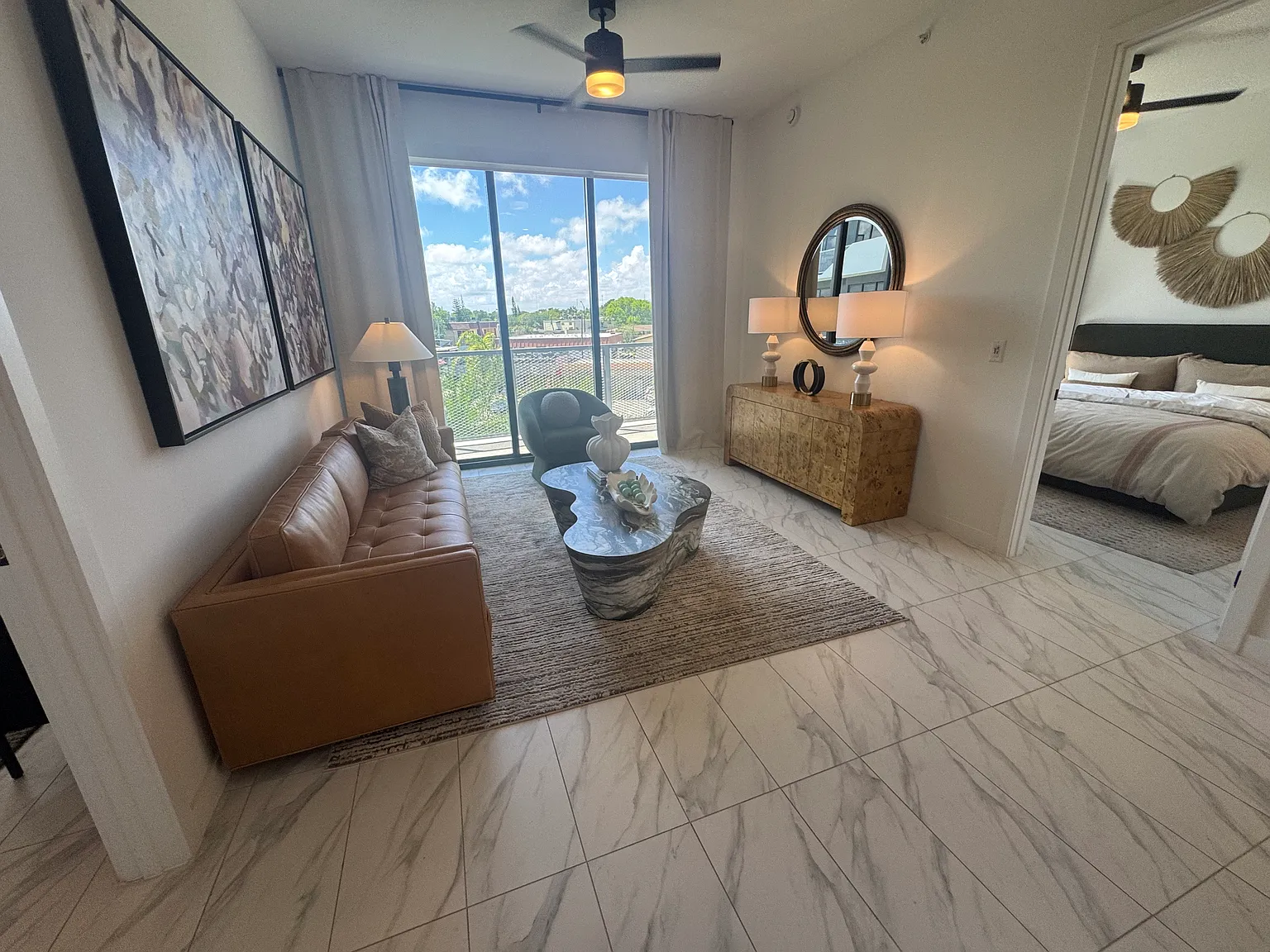1 bed, 687 sqft, $2,152 — Photo 2