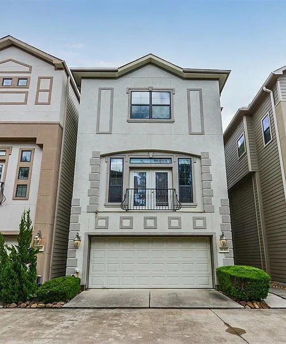 3 bed, 3.5 bath, 2108 sqft, $2,750 — Photo 2