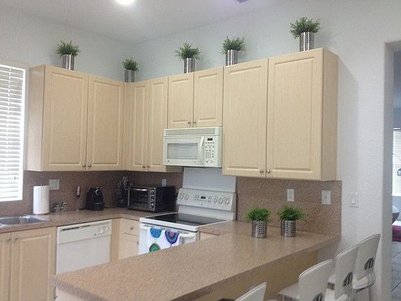 3rd image of 604 SW 147th Ave #1-37