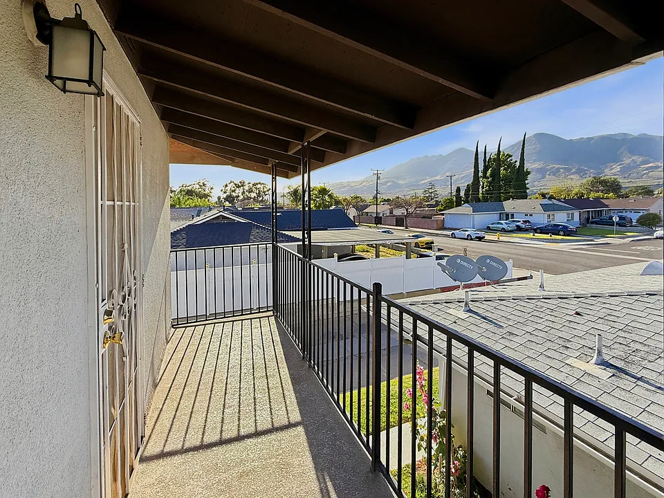 1148 El Paseo St #7