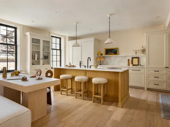 118 West 13th Street image 13 of 29