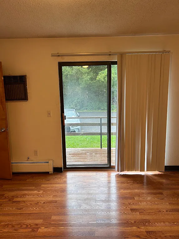 1 bed, 900 sqft, $765 — Photo 4