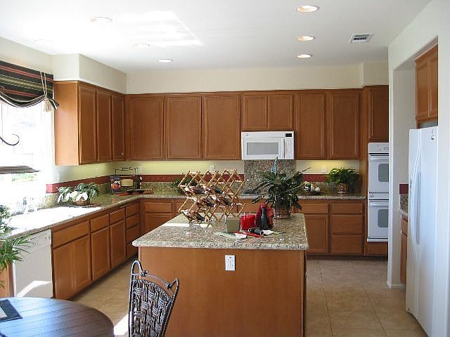 2nd image of 29526 Sequoia Rd