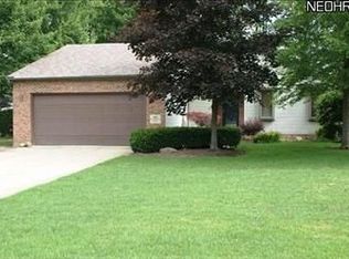 125 Beechwood Dr, Cortland, OH