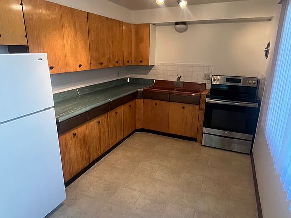4th image of 1418 W 10th Ave APT 5