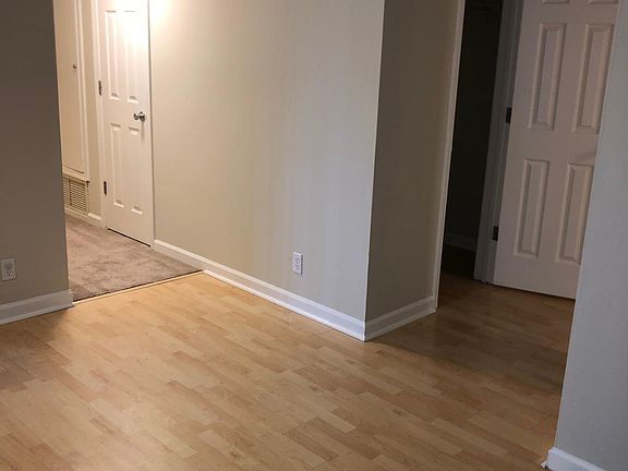 5th image of 4680 Hamilton Ave APT 104