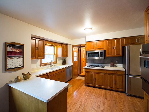 4th image of 1478 Glenbrook Dr