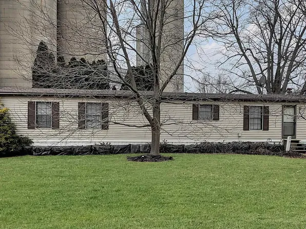 404 E Pike St, Kirklin, IN 46050