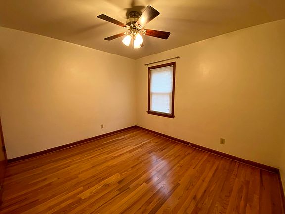4th image of 844 Gaymol Dr NW