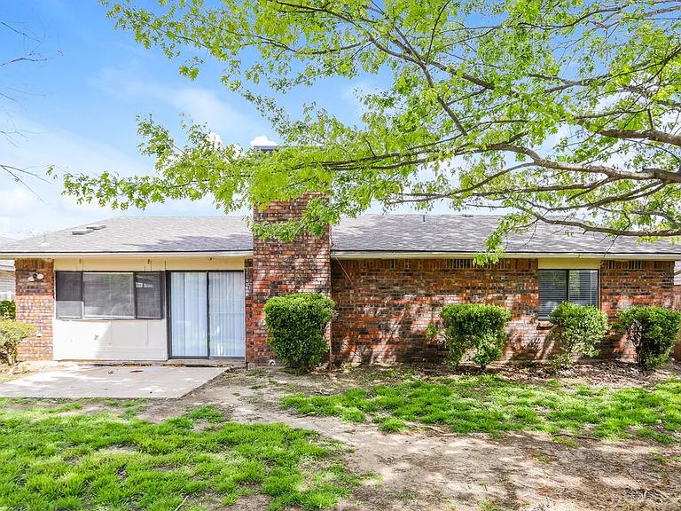 4141 Yellowleaf Dr — Photo 15