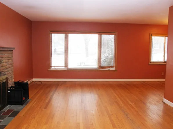 846 Menominee Rd, Pontiac, MI 48341