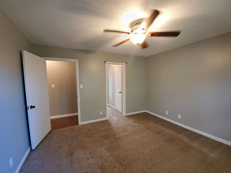 3406 Oak Lawn Dr — Photo 9