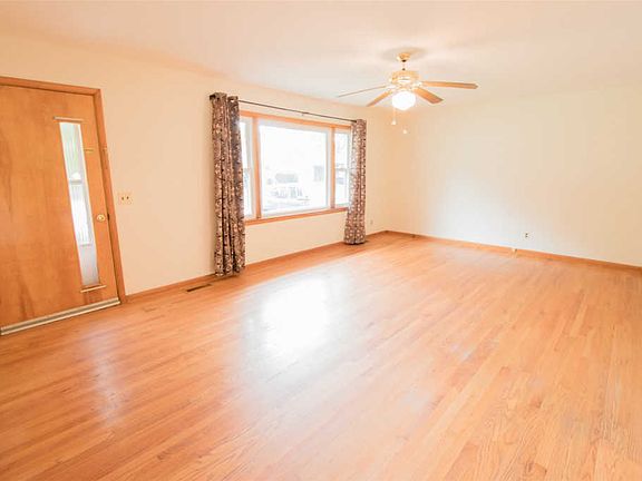 2nd image of 2532 Whitehall Dr