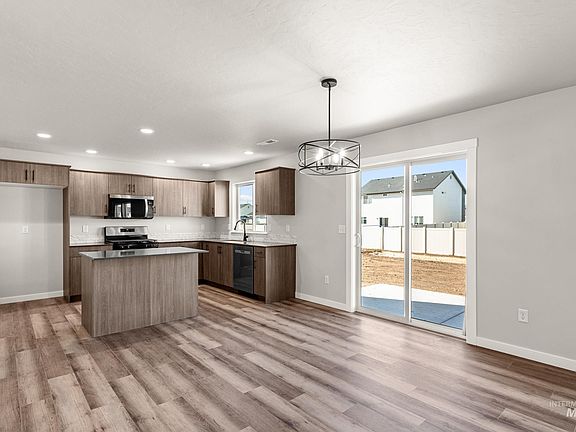 7th image of this home