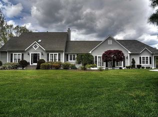 25 Rabbit Run, East Greenwich, RI 02818