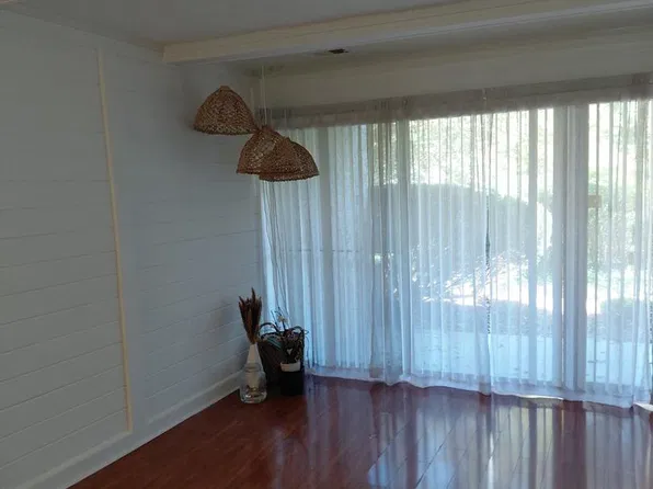 403 Christopher Ave APT 17, Gaithersburg, MD 20879