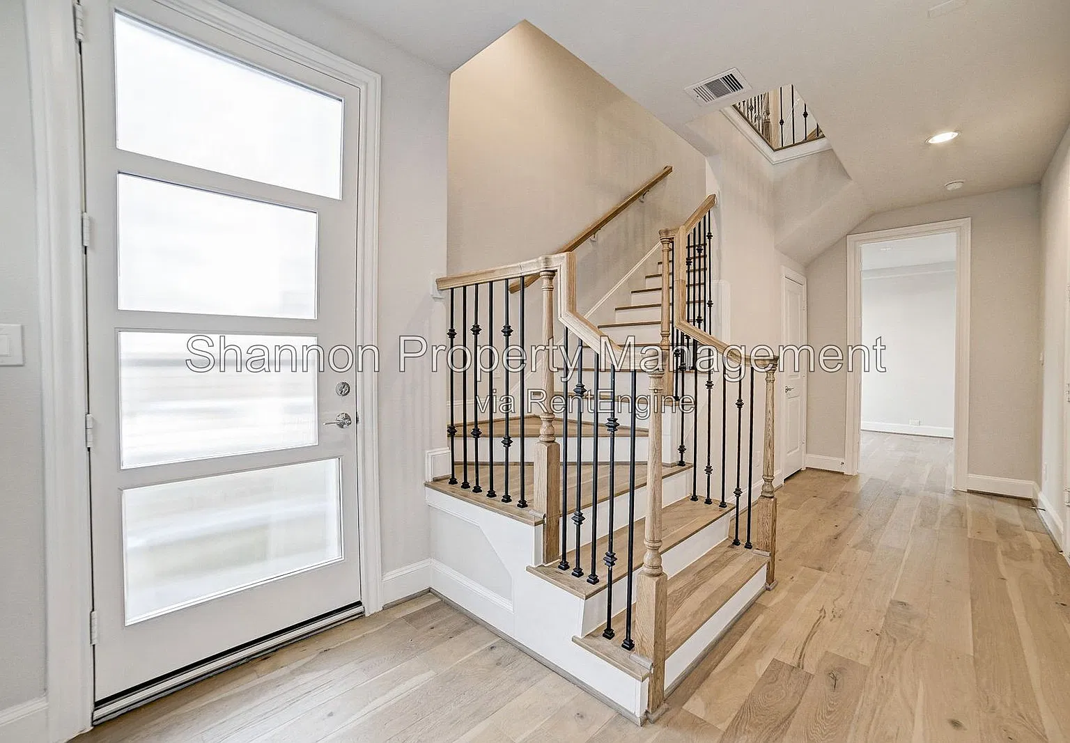 3 bed, 3.5 bath, 2318 sqft, $3,225 — Photo 4