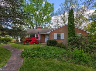 1930 Oakley Dr, York, PA 17408