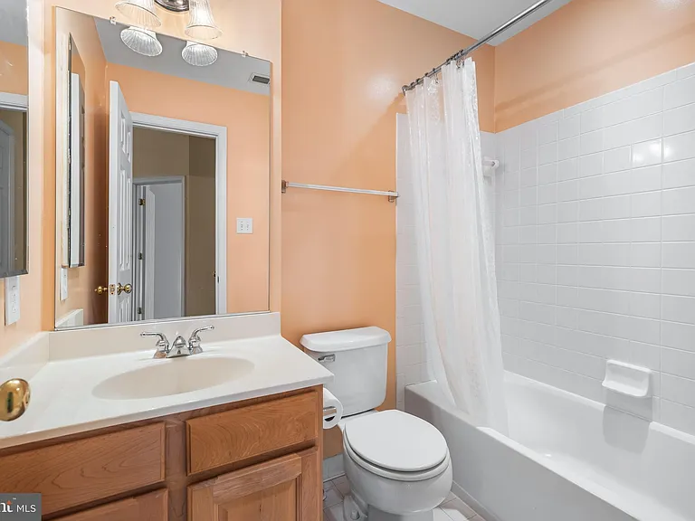 530 Limerick Cir — Photo 23