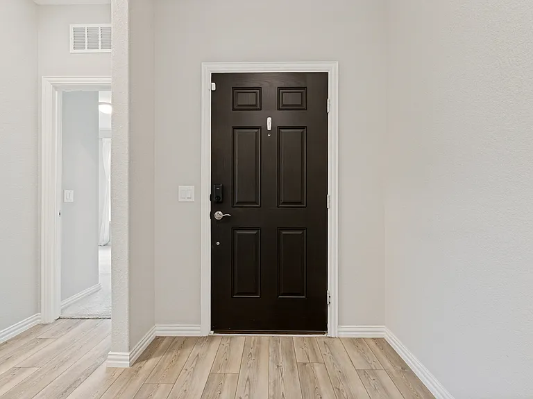3125 Moldboard Dr — Photo 3