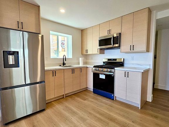 4th image of 16 Crestview Ave #2