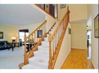 77 N Sterling Heights Rd, Vernon Hills, IL 60061