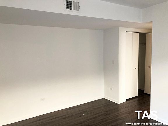 5th image of 925 W Carmen Ave APT 4F