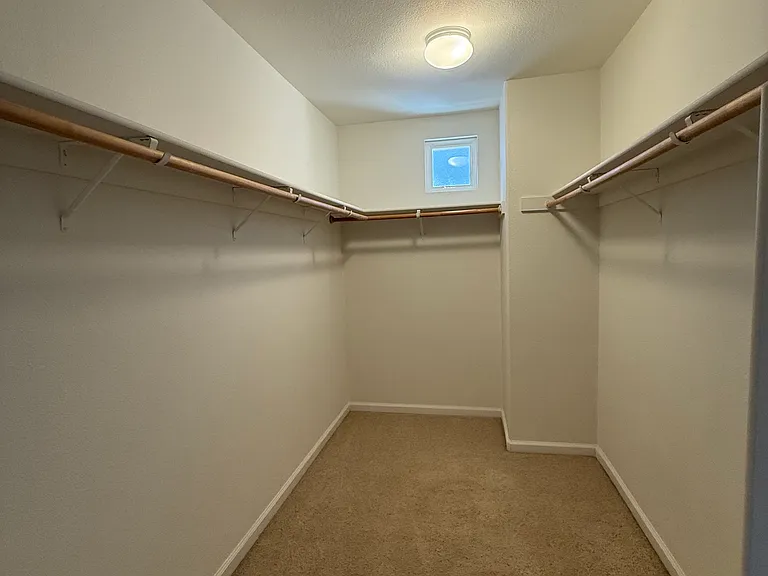 533 Stirling Ct — Photo 8