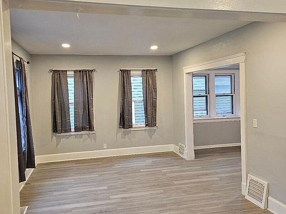 2nd image of 1330 Hayes AVENUE